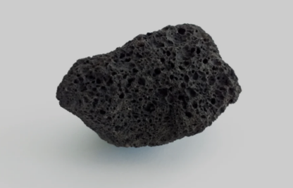 BLACK VOLCANO-LAVA STONE 3-20 CM / PER KILO