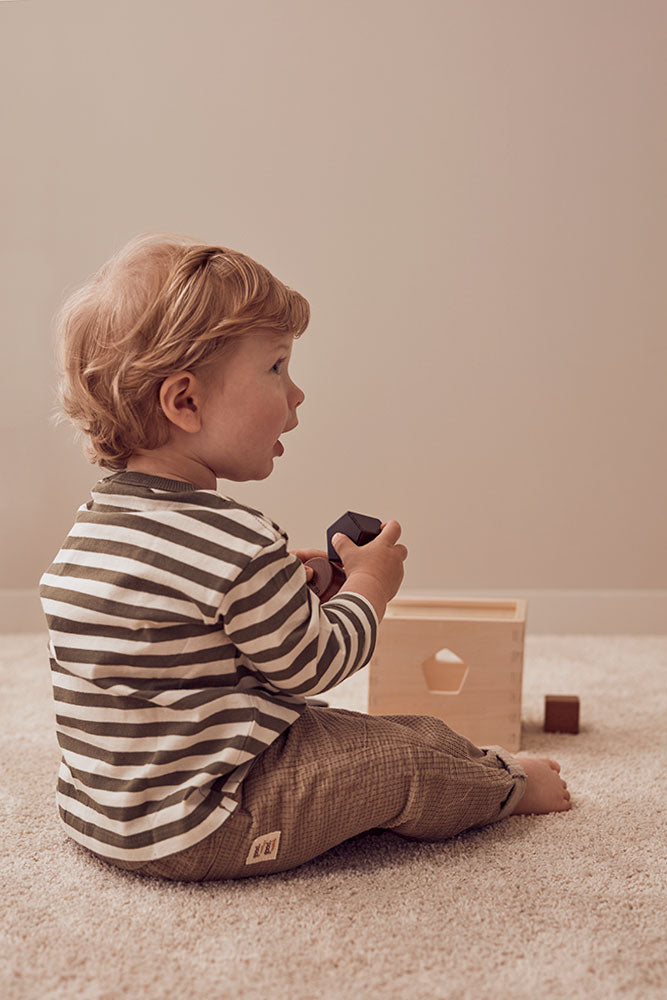KIDS CONCEPT. Ξύλινος κύβος ταξινόμησης σχημάτων NEO