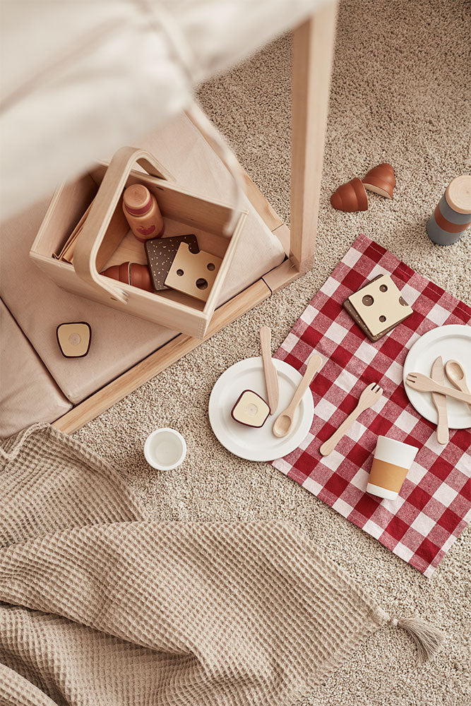 KIDS CONCEPT. Σετ πικ-νικ με ξύλινα αξεσουάρ KID'S HUB