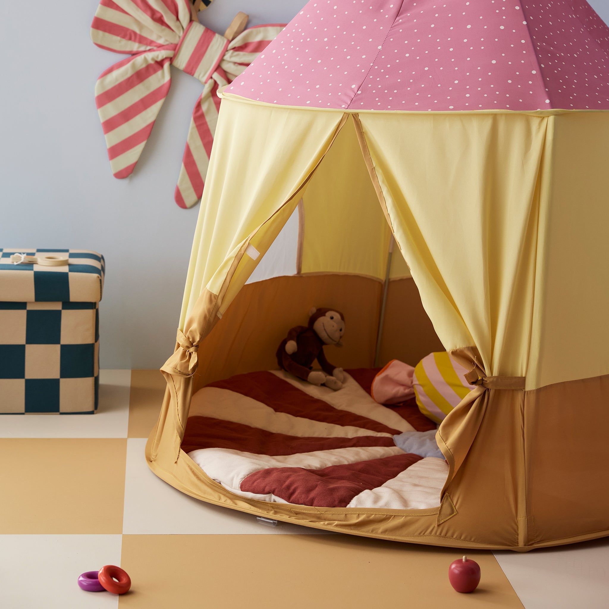 KIDS CONCEPT. Σκηνή παιχνιδιού Circus (ροζ)