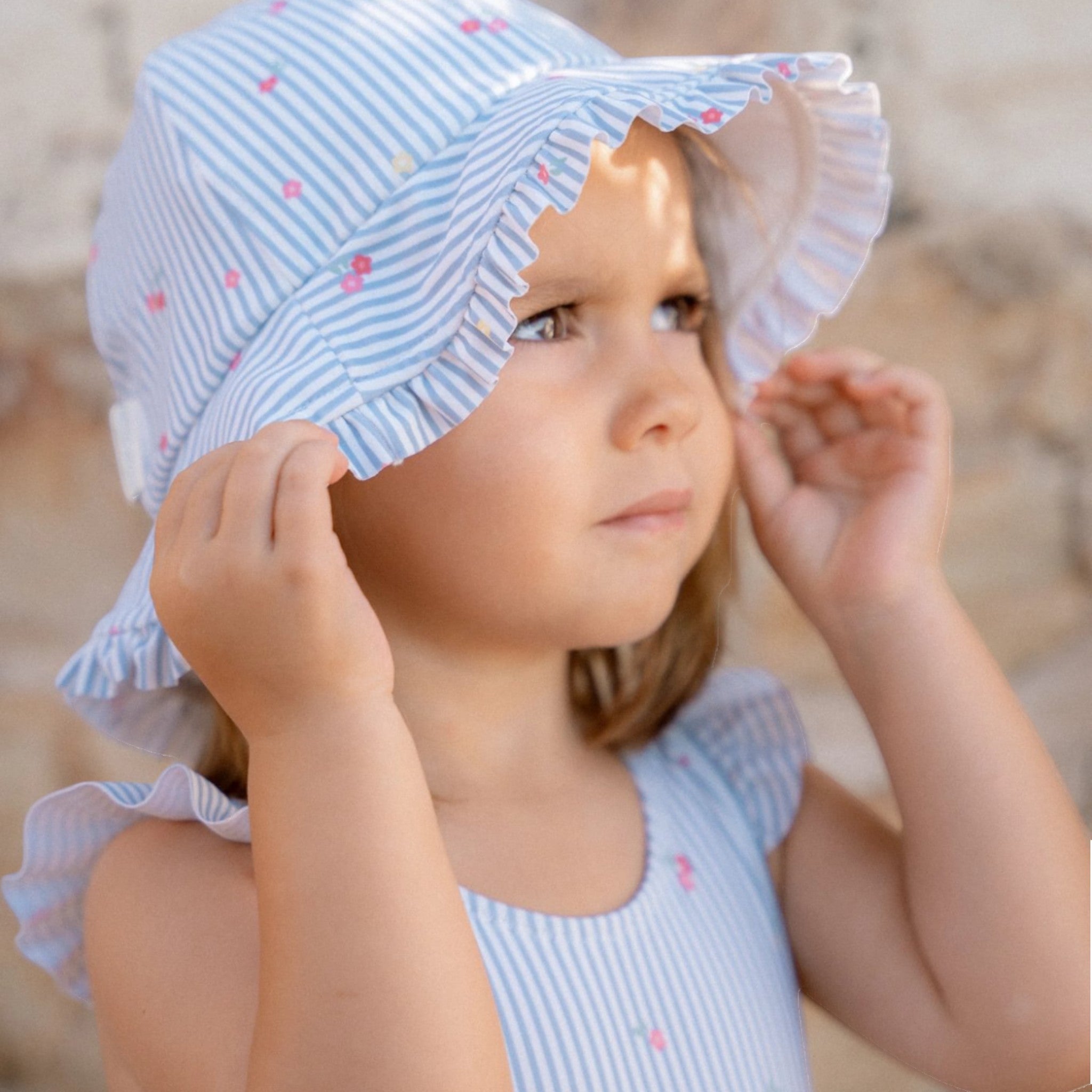 LITTLE DUTCH. Παιδικό καπέλο ήλιου διπλής όψης Sunny Flowers Blue - Νο 1 (41-45)