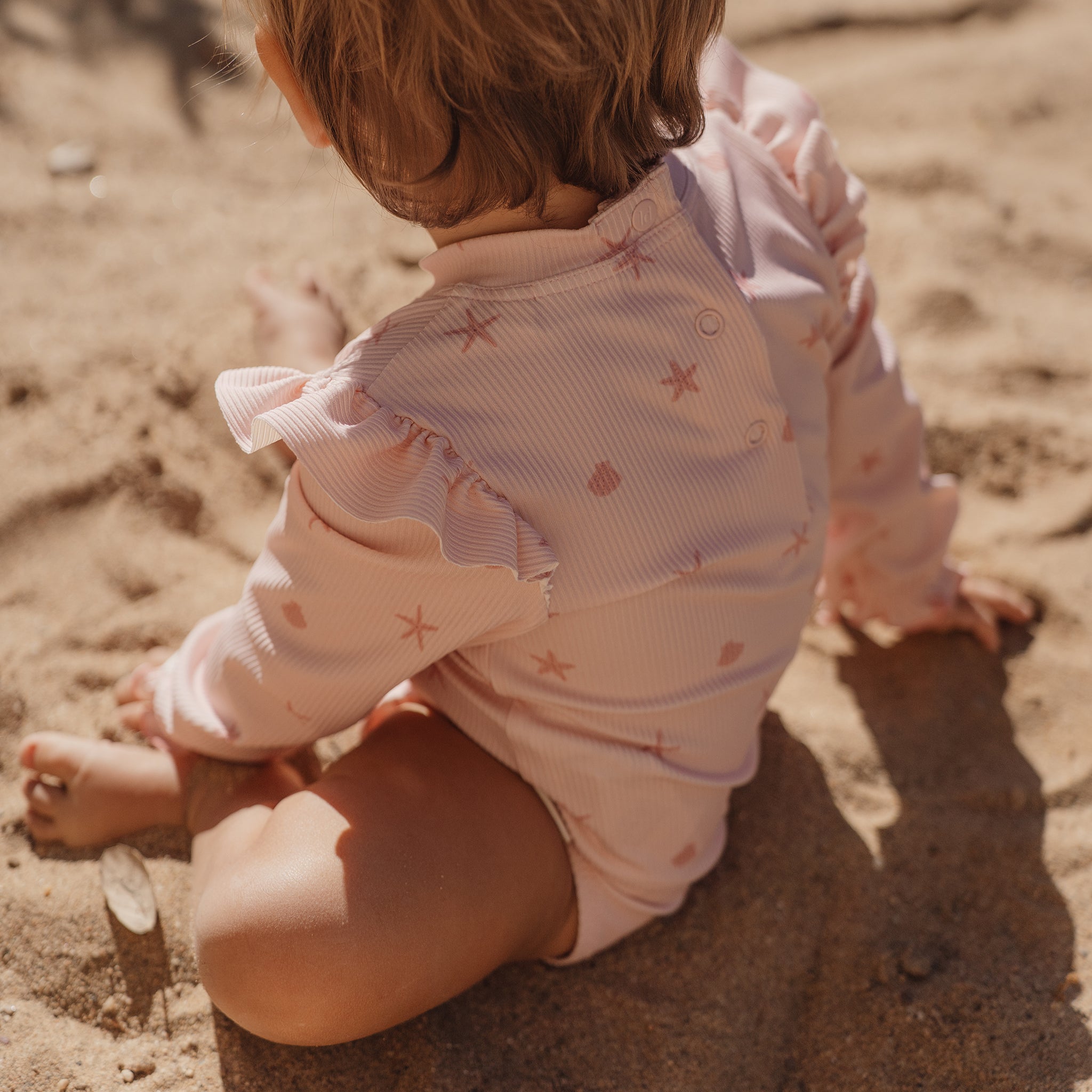 LITTLE DUTCH. Ολόσωμο μακρυμάνικο μαγιό με βολάν Dreamy Seashells - Νο 98/104