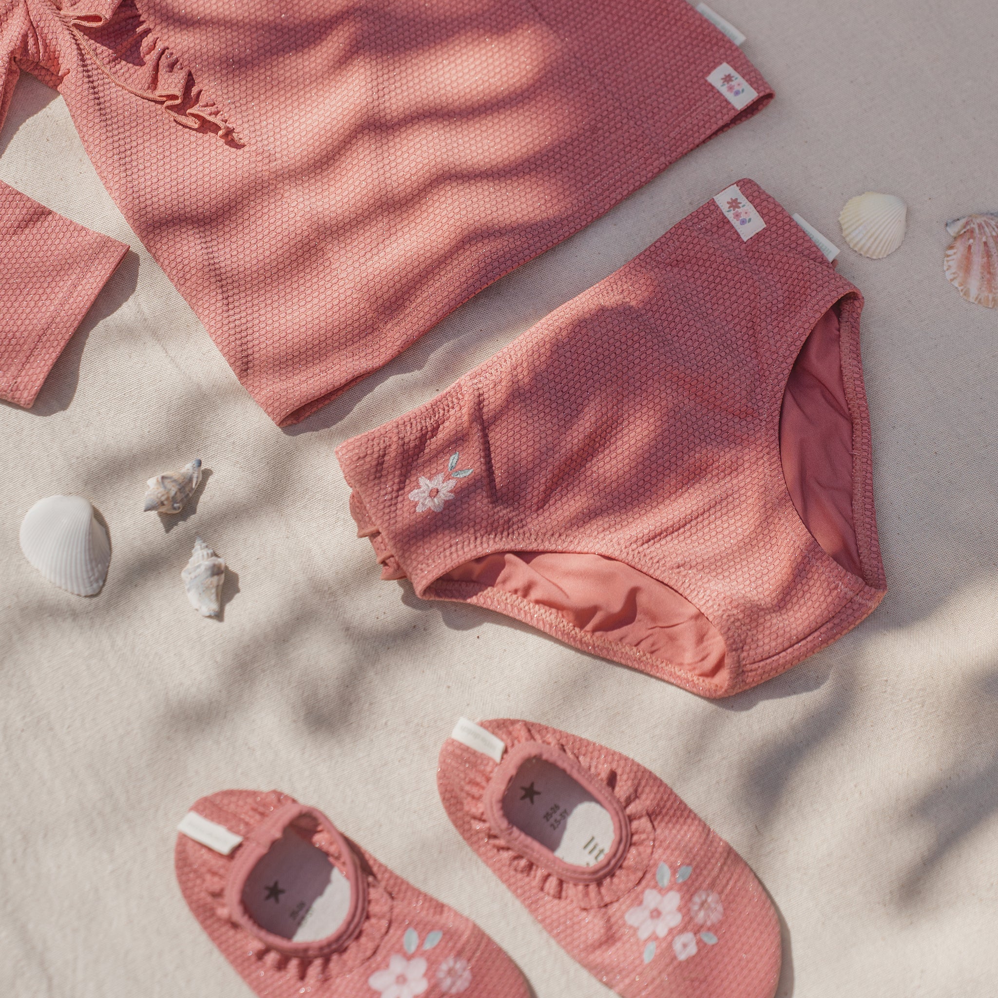 LITTLE DUTCH. Παιδικά παπουτσάκια θαλάσσης Dreamy Pink Rose - Νο 27-28