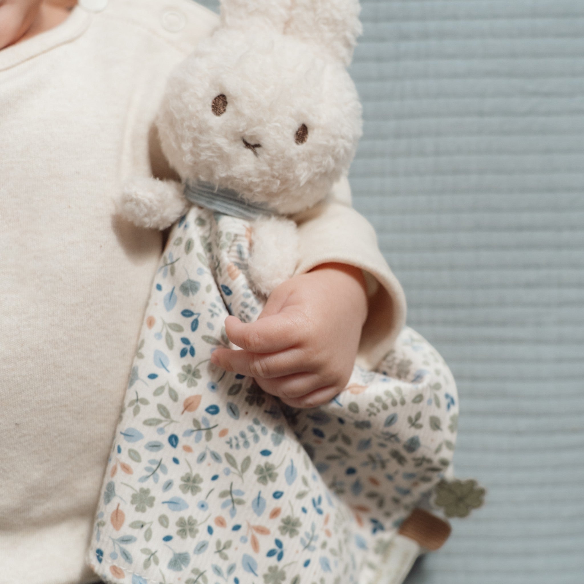 LITTLE DUTCH. Υφασμάτινο ντουντού Miffy - Lucky Leaves GR