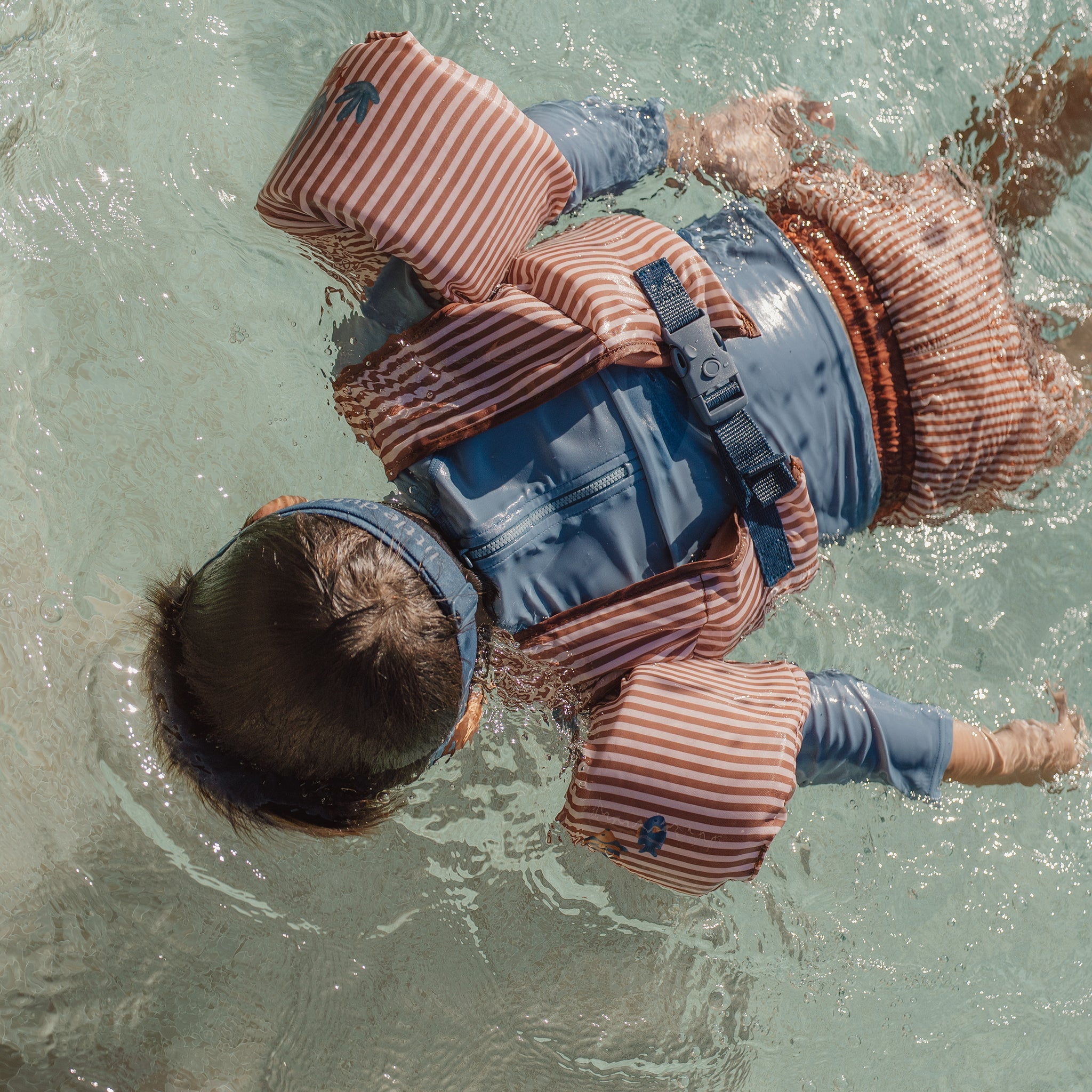 LITTLE DUTCH. Σωσίβιο γιλέκο με μπρατσάκια Ocean World 15-30kg