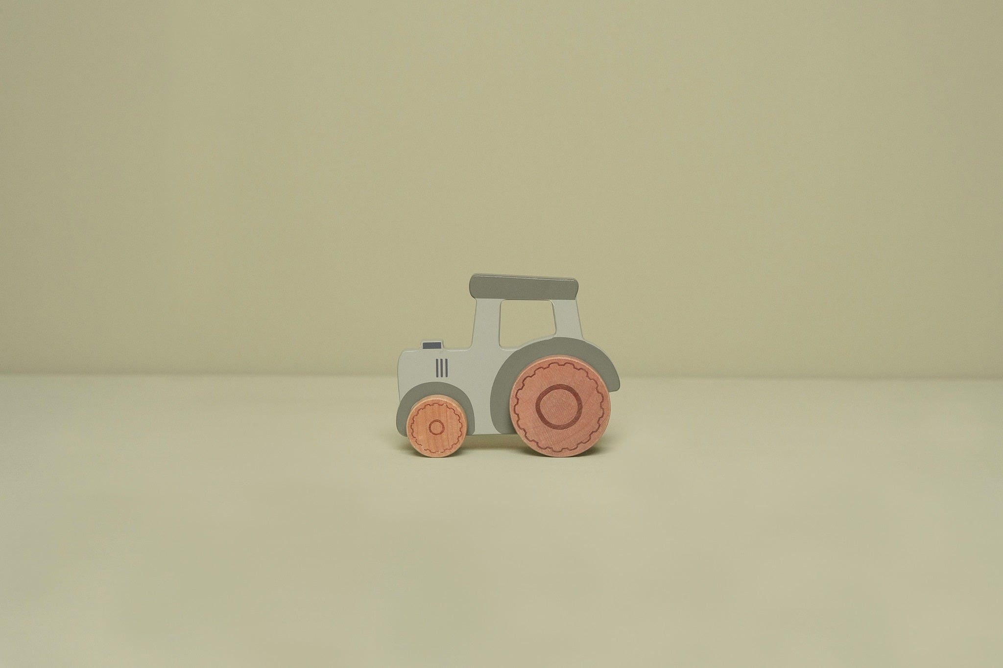 LITTLE DUTCH. Ξύλινο αυτοκινητάκι τρακτέρ Little Farm FSC