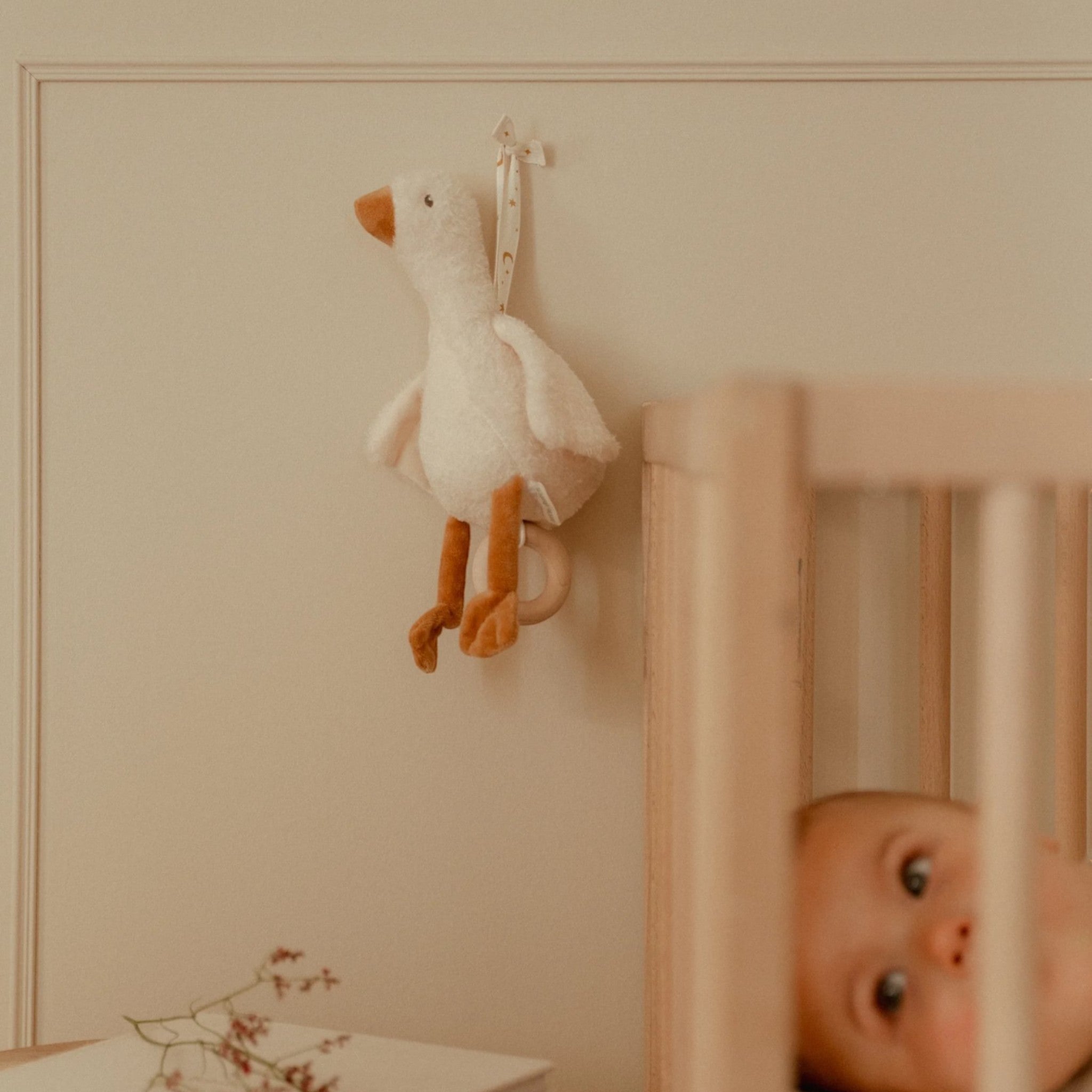 LITTLE DUTCH. Υφασμάτινο μουσικό κουκλάκι Little Goose GRS