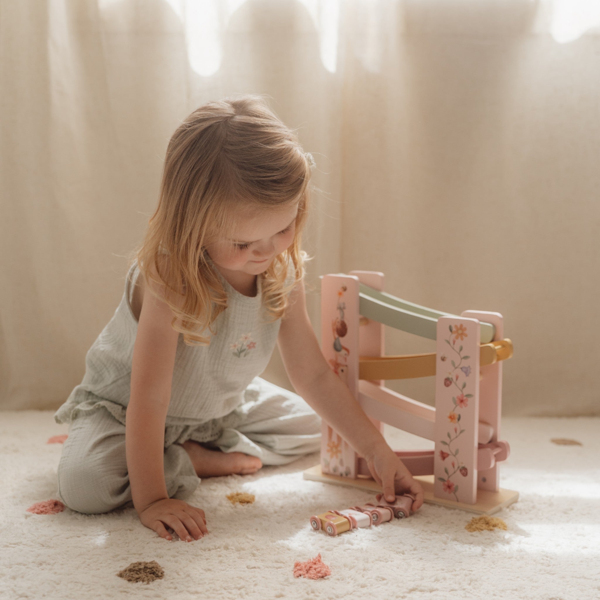 LITTLE DUTCH. Ξύλινη πίστα αγώνων με αυτοκινητάκια Fairy Garden FSC LD7355