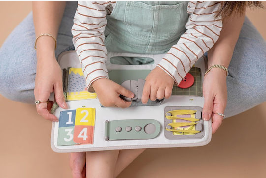 Taf Toys Βρεφικό Παιχνίδι Buckle Board T-13295
