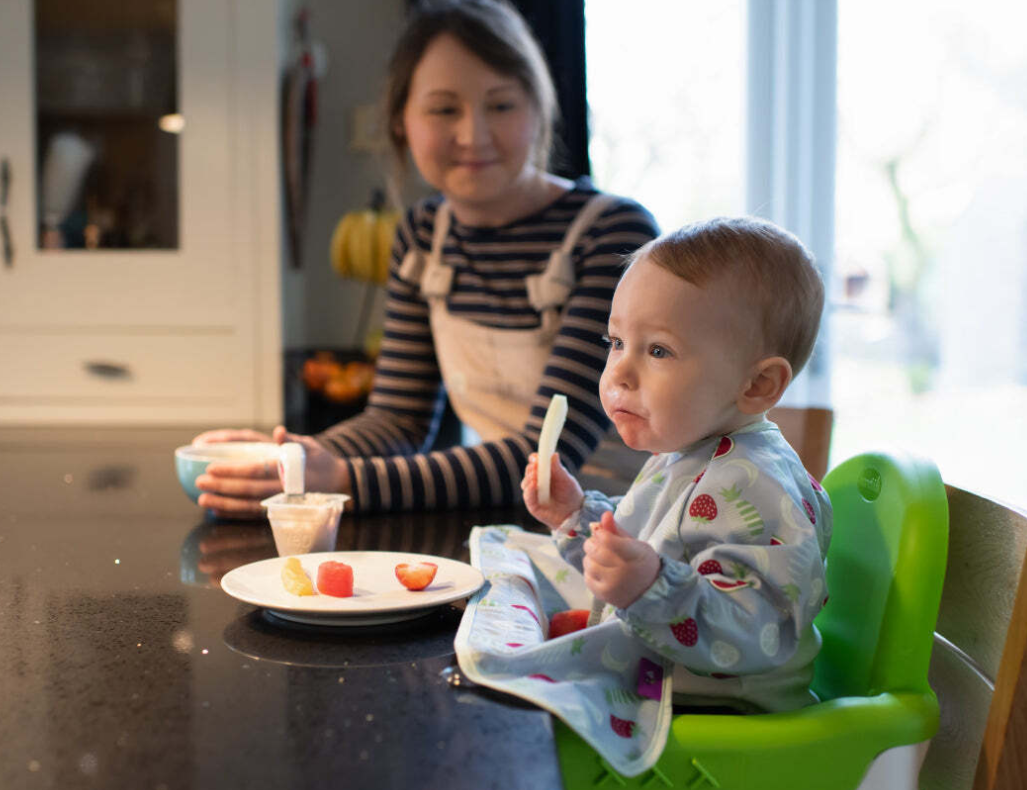 Tidy Tot Σαλιάρα Cover &amp; Catch Bib Fun Fruits CCFF