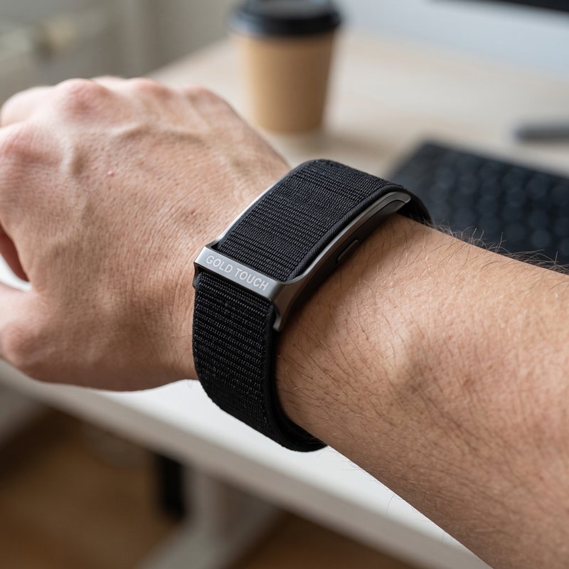 Screenless Fit band - Gold Touch Vitals